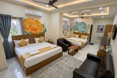 JAY & JAS Hotel