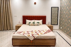 Rooms of laya Luxe 2BR with Private Patio
