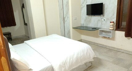 Hotel Padmini Palace Room Type - Deluxe Room - Non AC