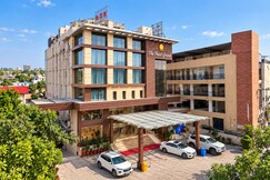 Address of The Pearl Grand