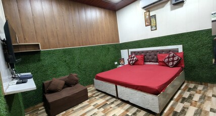 Hotel Smart Residency Room Type - Deluxe Room with Air Conditioning