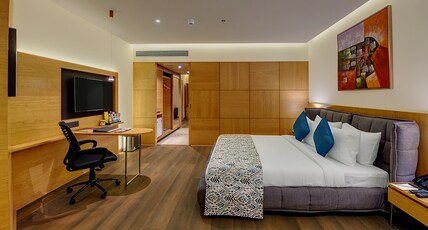 The Fern Residency Jamnagar, Series by Marriott Room Type - Hazel, Suite, 1 King, Courtyard view