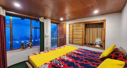 Green Sanctuary Farmstay Sainj Room Type - Traditional Himachali Room with Himalayan Views