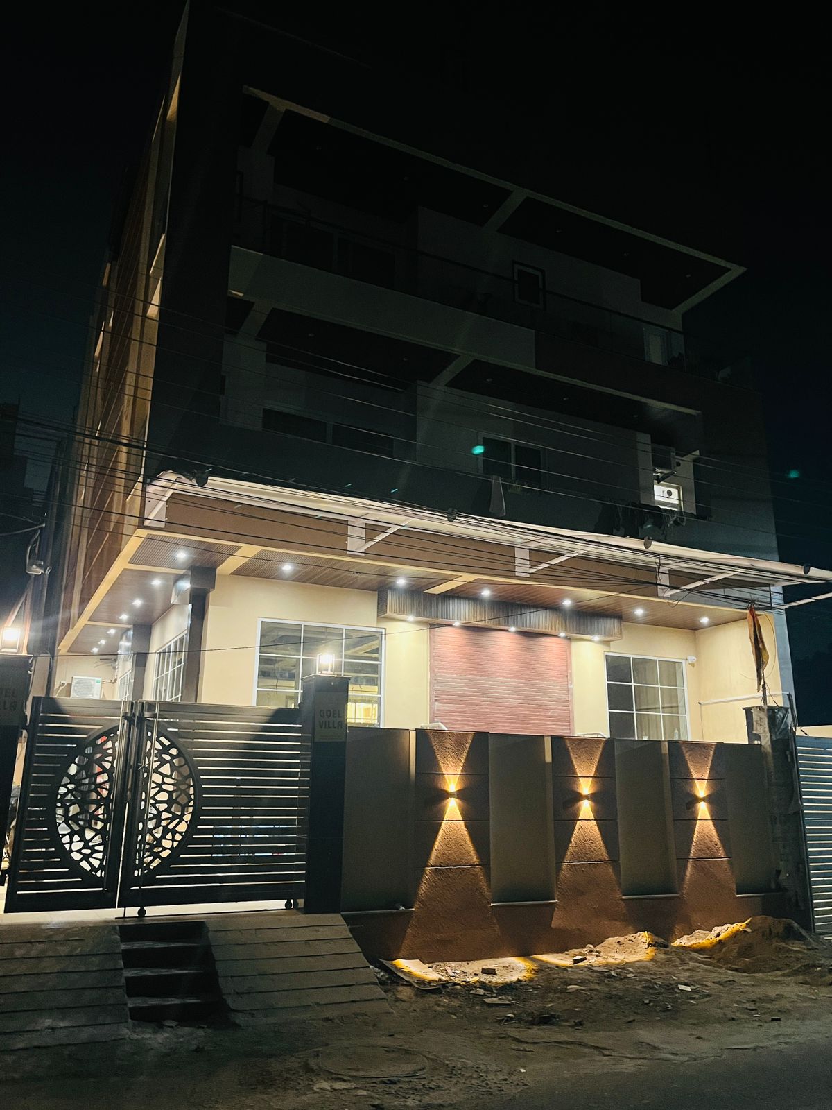 Goel Villa and Hotel - Tap to explore photos