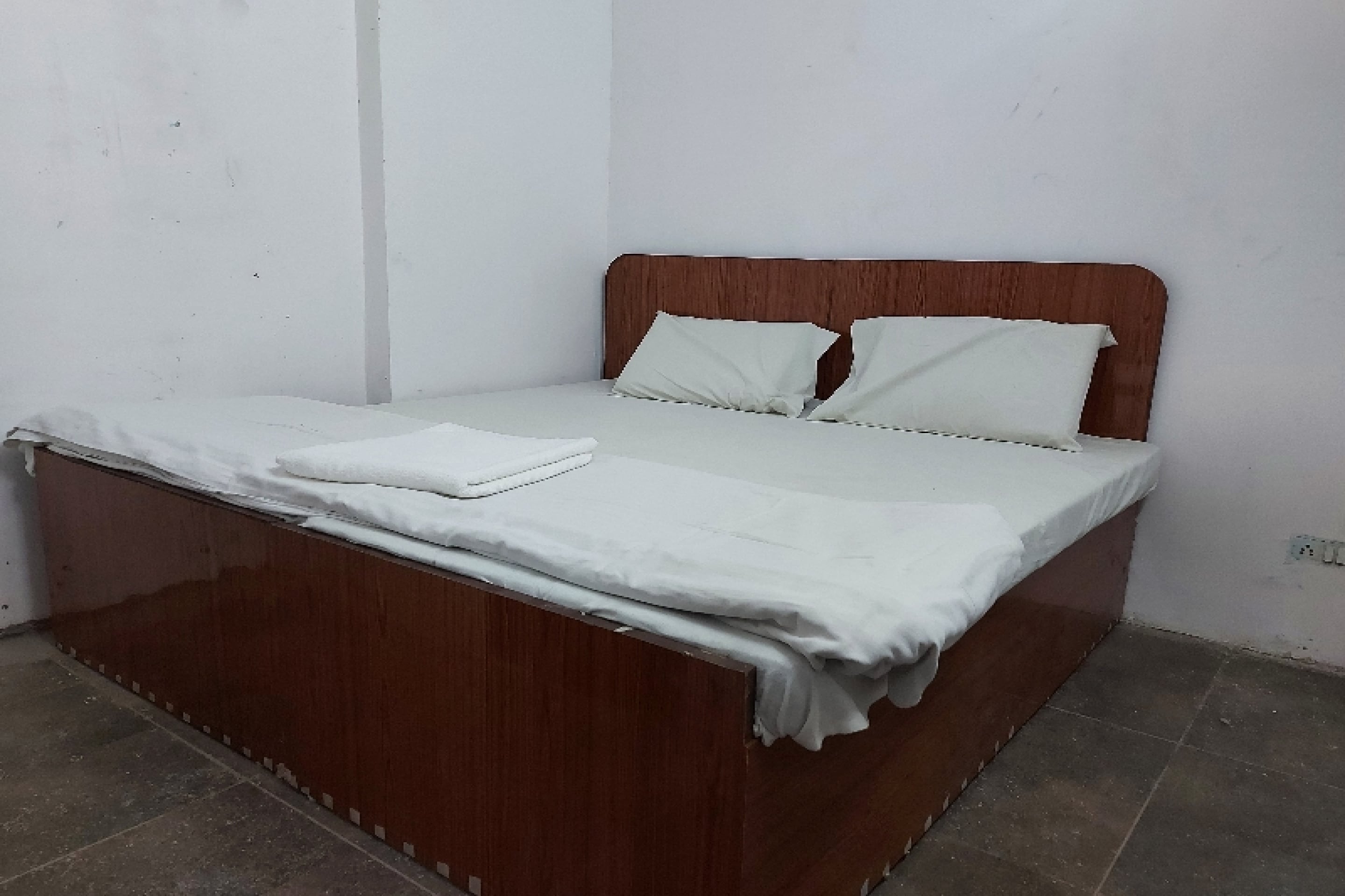 SPOT ON Welcome Inn - Tap to explore photos