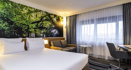 Novotel Amsterdam City Room Type - Standard room with Queen size bed