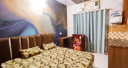 REGAL HOMESTAYS - Budget & Smart Rooms Room Type - Budget Double Room