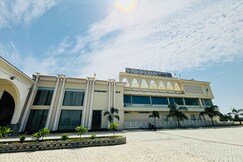 Vrindavan Greens - by Hotel Ramdarbar.