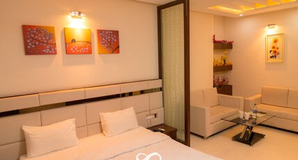 Hotel Heritage Inn Room Type - Business Executive (king bed) Hotel Heritage Inn Room Type - Business Executive (king bed)