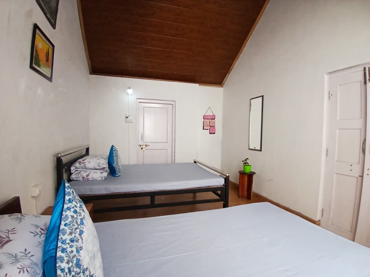Serene Hillview 1BR Cottage - Tap to explore photos