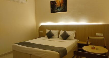 HOTEL MERIDIAN BLUE Room Type - delux