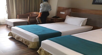 HOTEL CITY CENTRE Room Type - standard double queen a/c