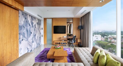 Holiday Inn BANDUNG PASTEUR Room Type - 1 King Governor Suite