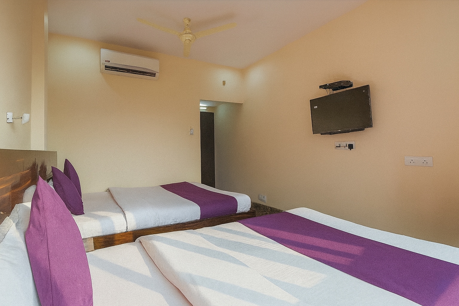 Sigma Inn Nr. Santragachi - Tap to explore photos