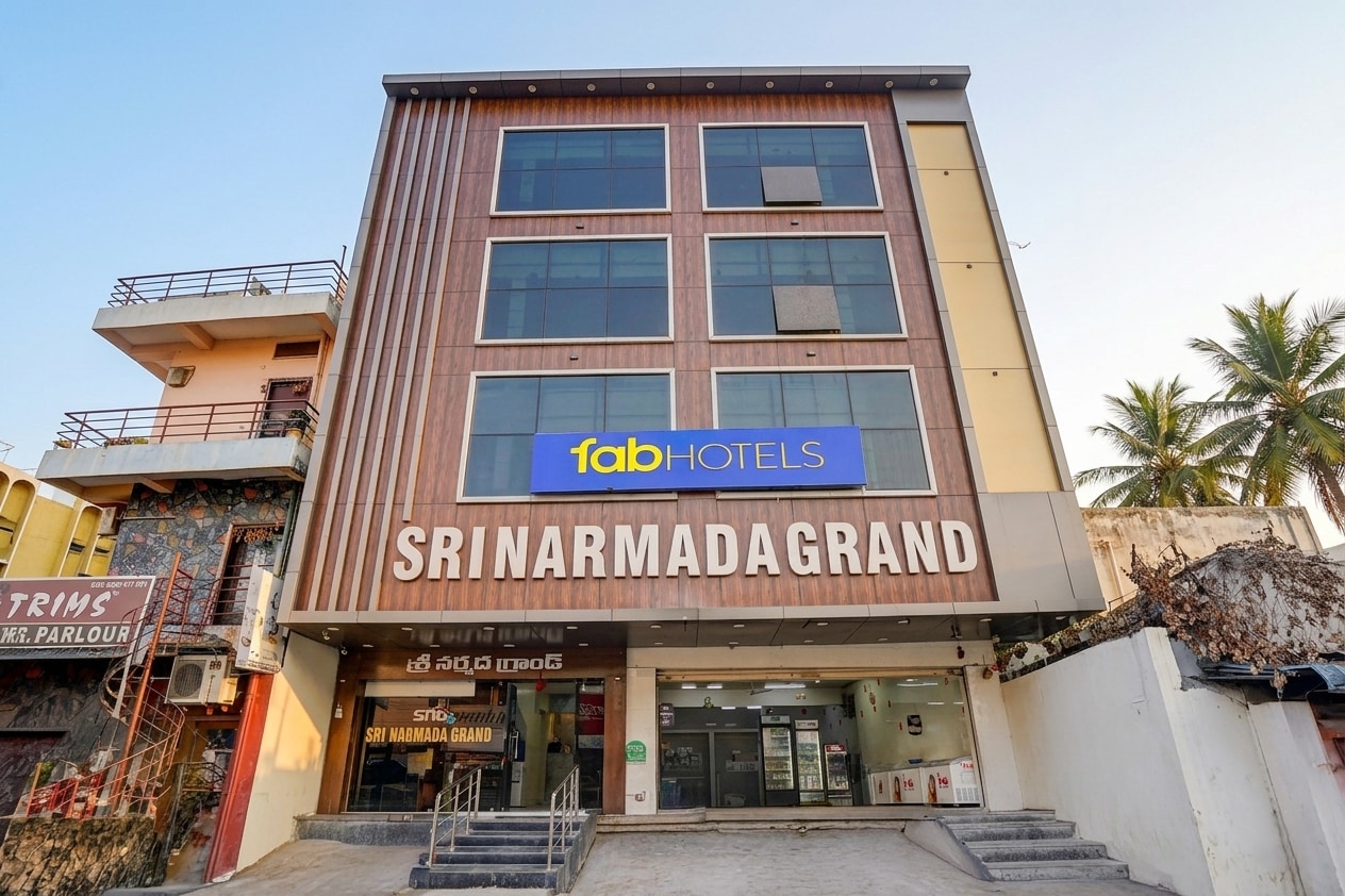 FabHotel Sri Narmada Grand - Tap to explore photos
