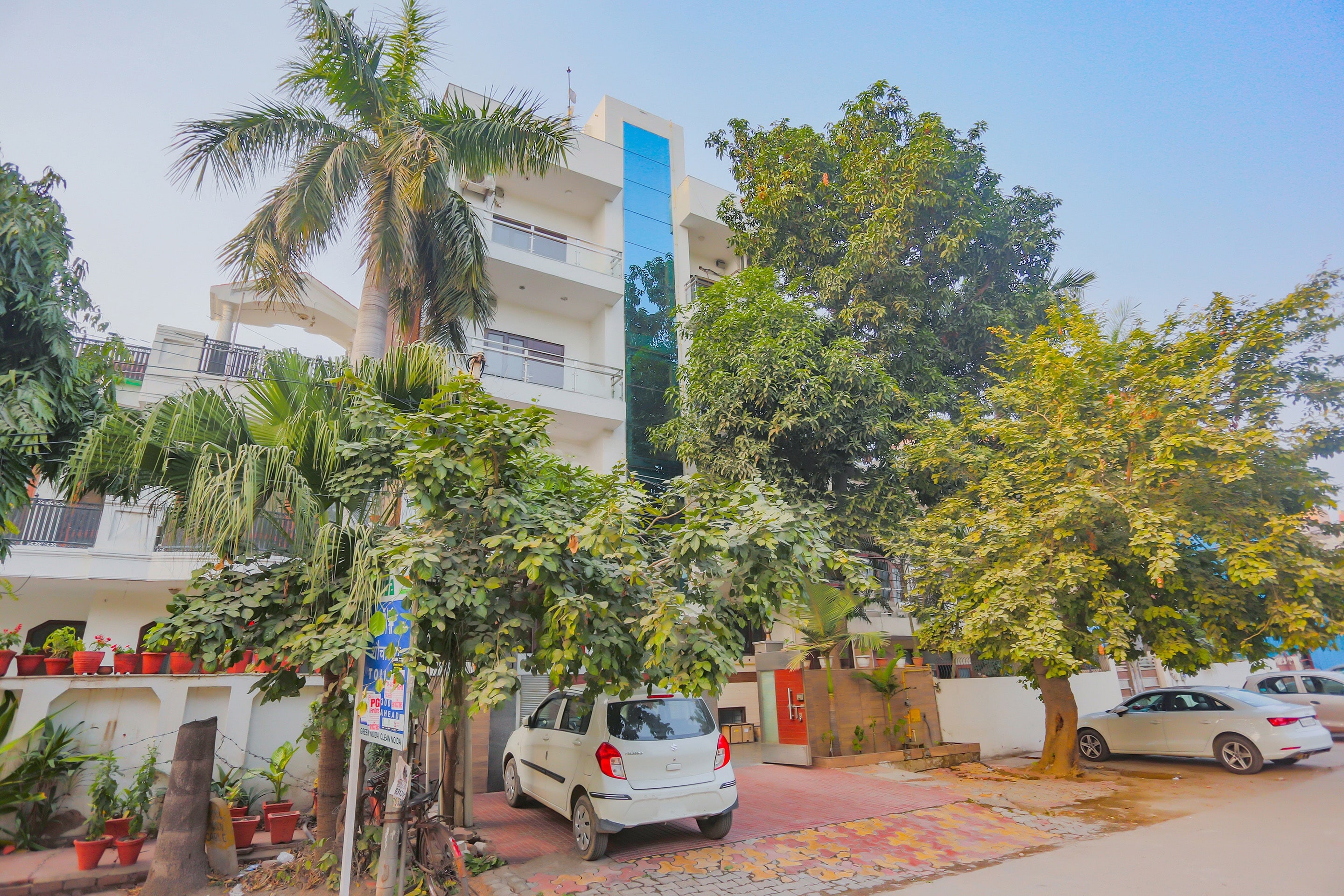 Hotel O Essendi Hospitalities Llp - Tap to explore photos