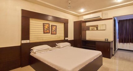 Hotel RL Grand Room Type - Deluxe Room Hotel RL Grand Room Type - Deluxe Room