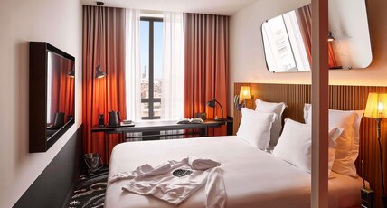 Mama Shelter Paris La Defense Room Type - Medium Mama Double - Eiffel Tower View