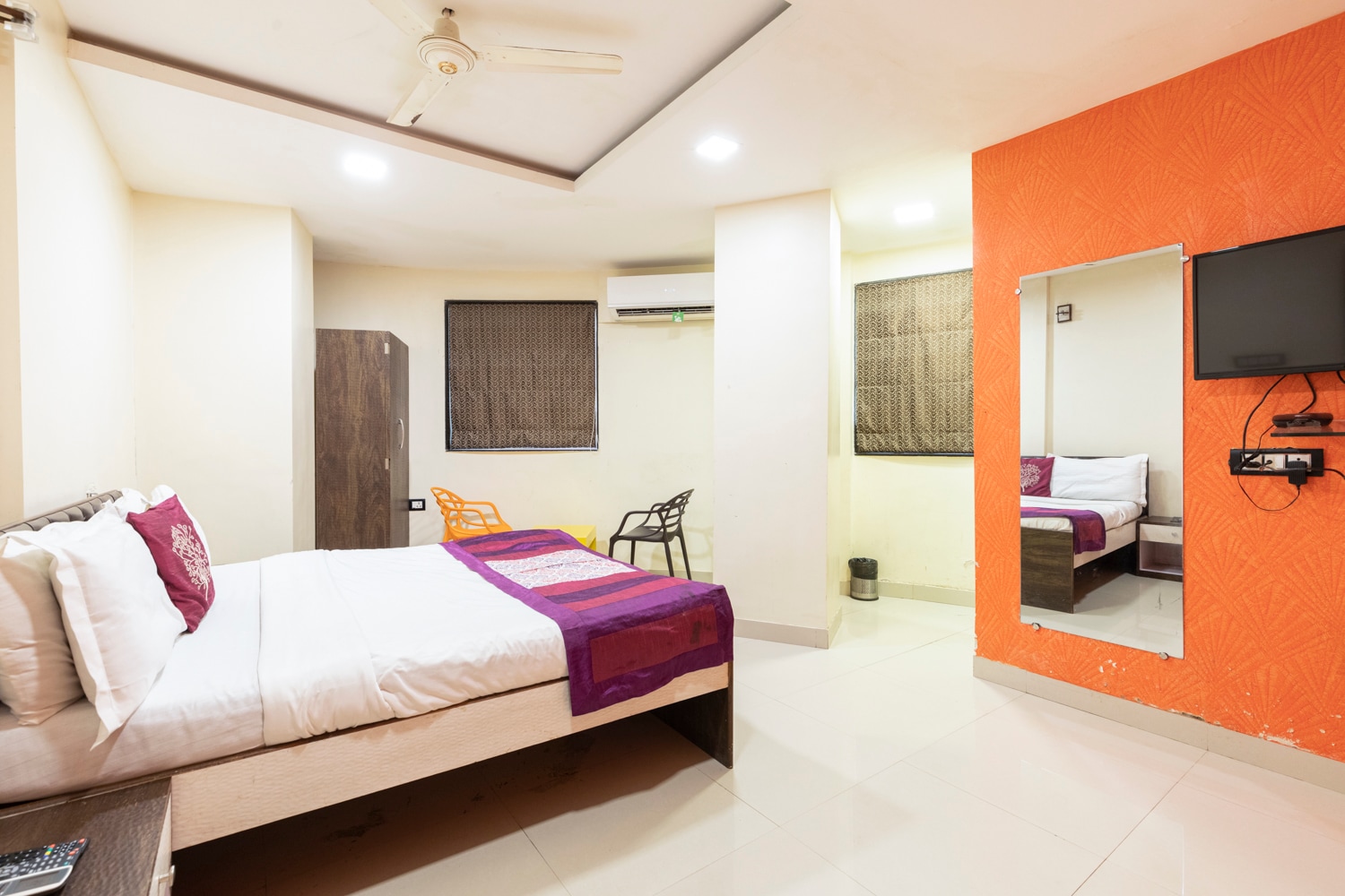 Hotel Girgaon Palace - Tap to explore photos