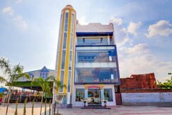 Hotel Grand Bhavya Palace