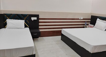 Omji Ashram - Dadiya Mandir Room Type - Deluxe Triple Room