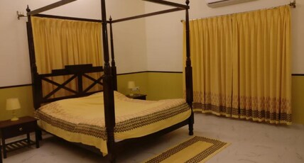DOWLAT VILLAS PALACE | Pool & Wi-Fi Room Type - DELUXE ROOM