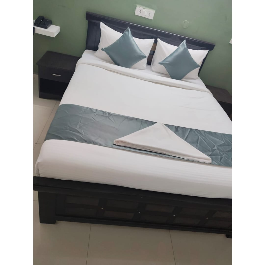 hack n sleep living inn - Tap to explore photos