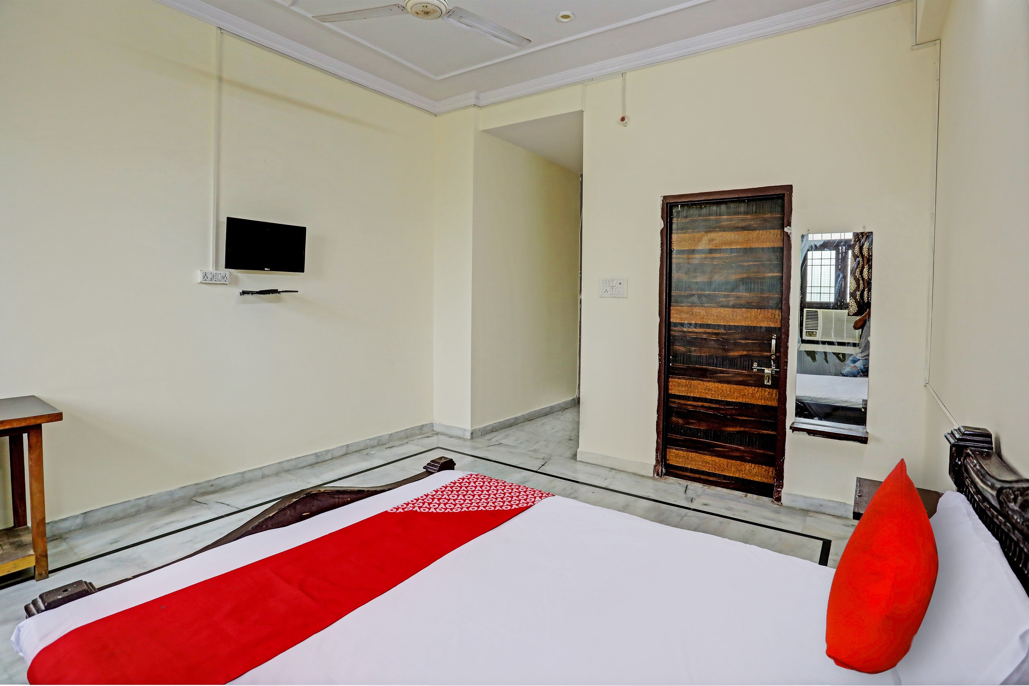 Hotel O SRK Hotel & Resort - Tap to explore photos