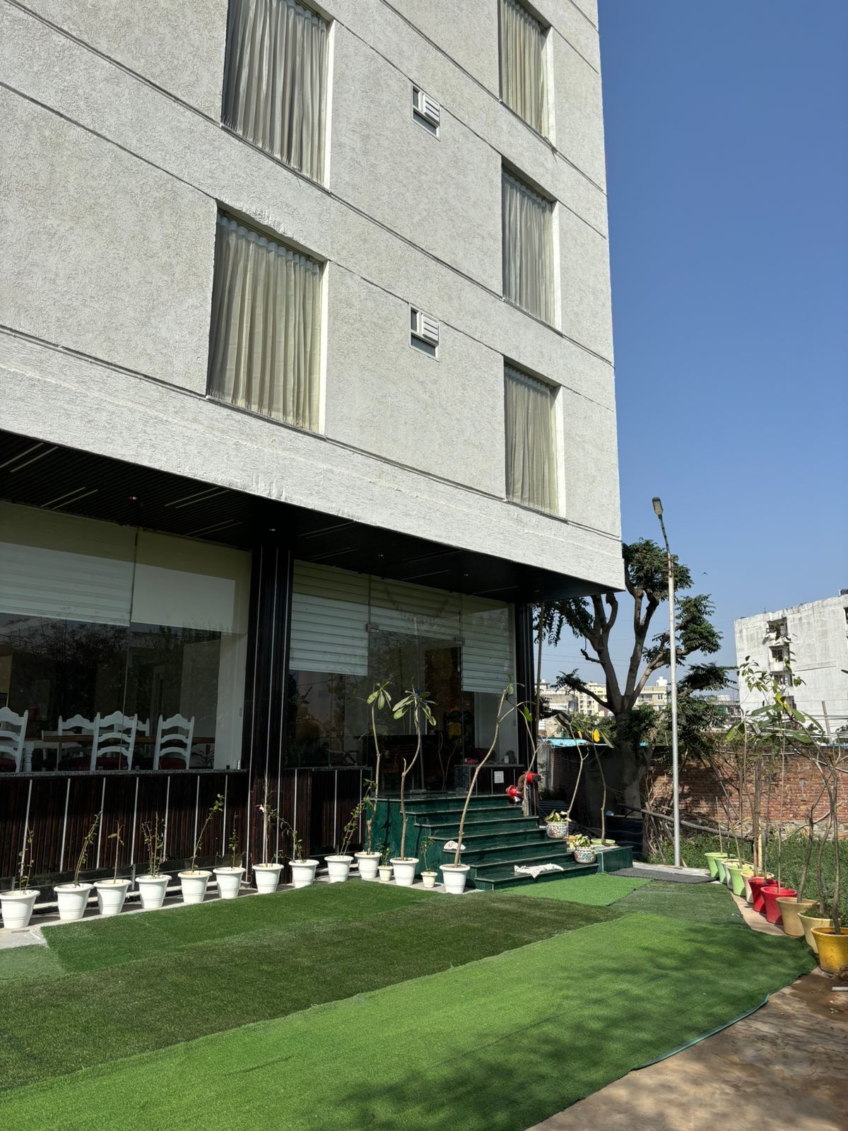 WHITE MAPLE HOTEL - Tap to explore photos