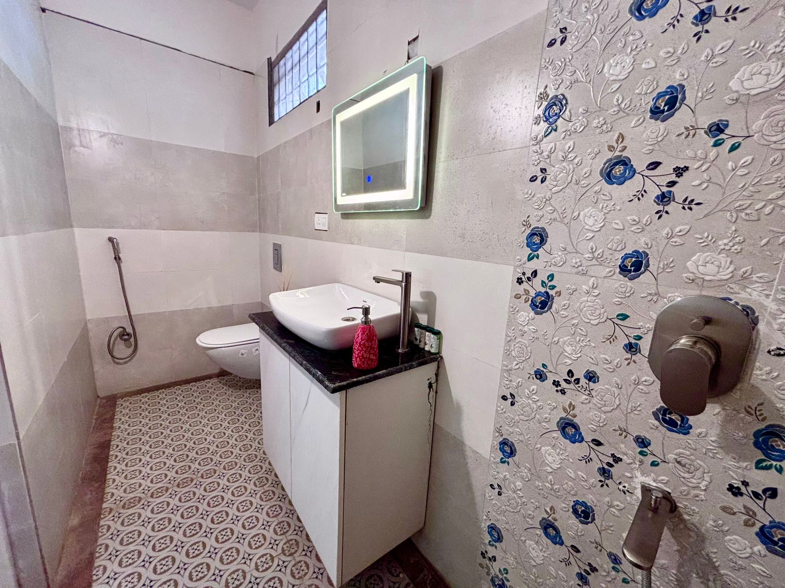 Utsav Boutique Stay 8BHK - Tap to explore photos