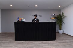 Townhouse Rudra Inn Near Chhatarpur Metro Station