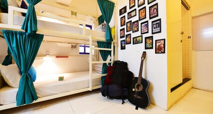 Urban Stays Backpackers Hostel Room Type - Bed in 40 Bed Mixed AC Dormitory Room with Shared Bathroom