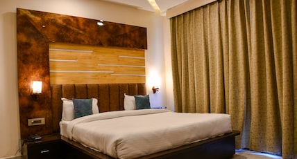 Hotel Le Osh Lansdowne - 500m from Bhulla Lake and Free Live Music on Weekends Room Type - Deluxe Room With Balcony Hotel Le Osh Lansdowne - 500m from Bhulla Lake and Free Live Music on Weekends Room Type - Deluxe Room With Balcony