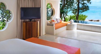 So Sofitel Mauritius Room Type - SO Beach Villa, 1 King Bed, Private Garden with heated Plunge pool, Beach Front