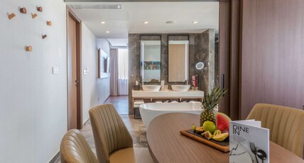 Radisson Blu Hotel, Larnaca Room Type - Suite - Sea View