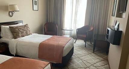 Hotel Marine Plaza Room Type - Executive Suite - 2 Single Beds