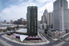 Fort Pontchartrain Detroit, a Wyndham Hotel