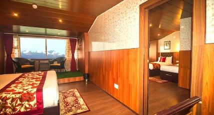 Mount Thistle Boutique Hotel (5 minutes from Mall Road) Room Type - Family Room With Kanchenjunga View Mount Thistle Boutique Hotel (5 minutes from Mall Road) Room Type - Family Room With Kanchenjunga View