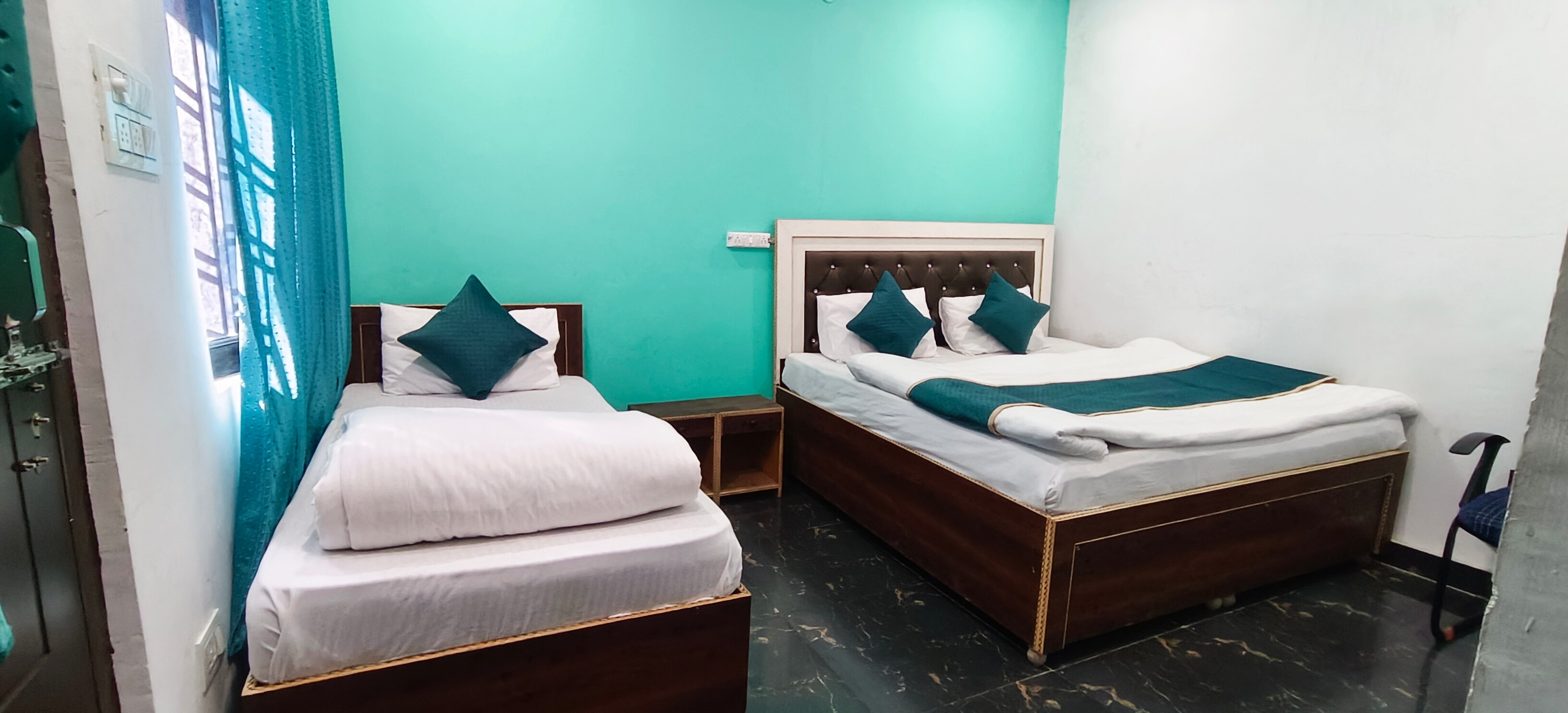 Hotel Chopta Dreams - Tap to explore photos