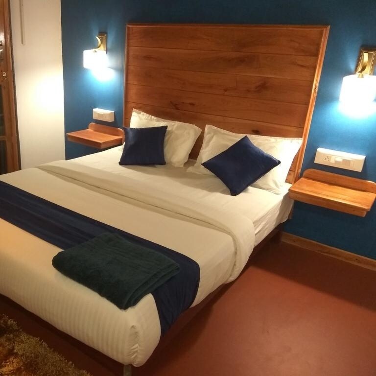 Winter Gardens Mountain View Rooms - Tap to explore photos