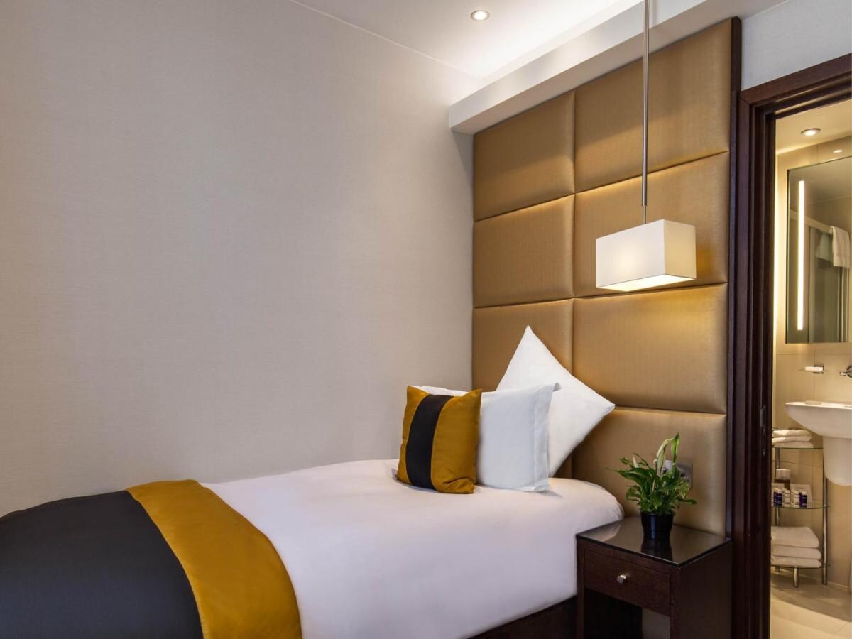 Montcalm Piccadilly Townhouse - Tap to explore photos