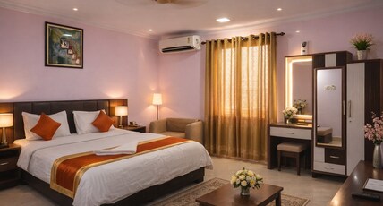 Hotel Sarweshwary Room Type - Deluxe Room