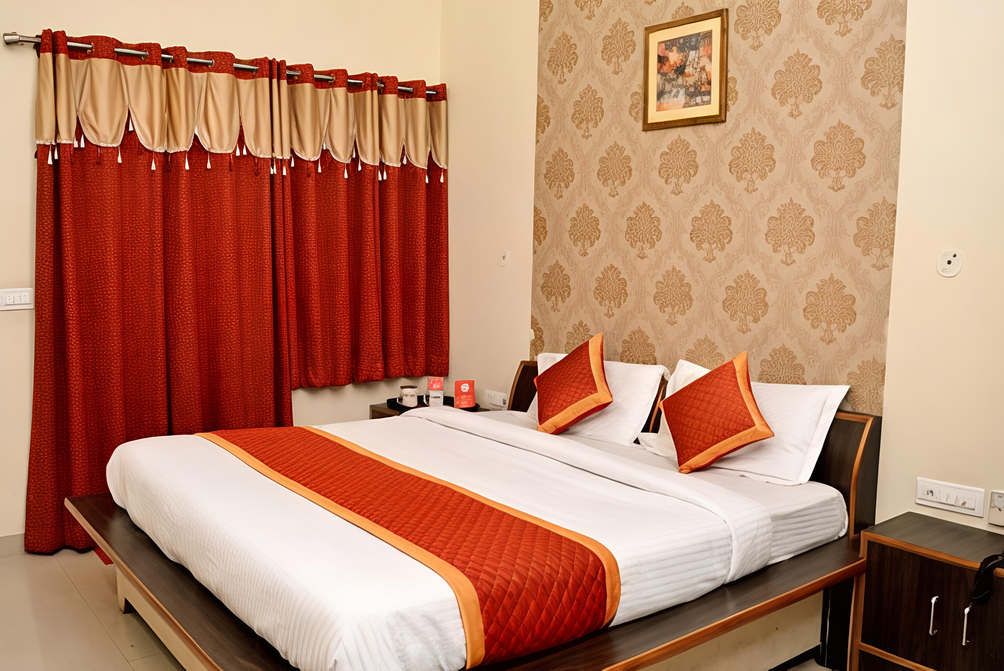 Yash Hotel - Tap to explore photos