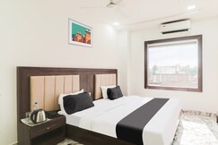 Hotel O Mahaveer Palace