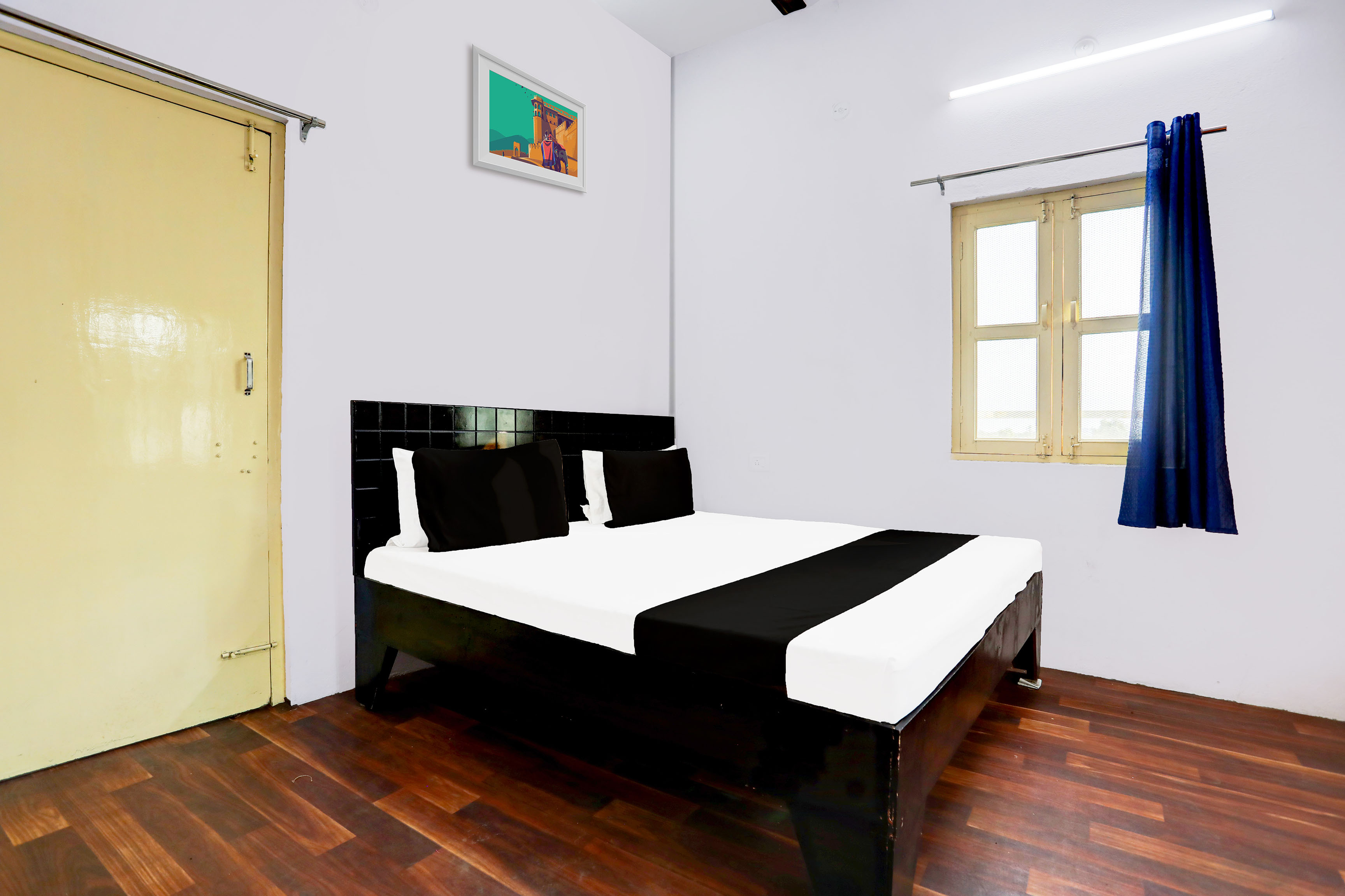 Hotel O Golden Guest House - Tap to explore photos