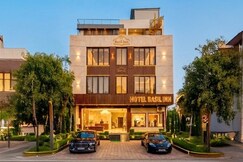 Hotel Basil Inn