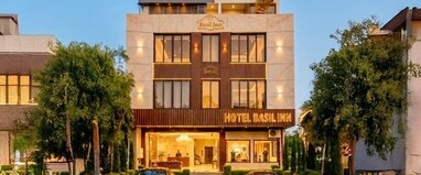 Hotel Basil Inn