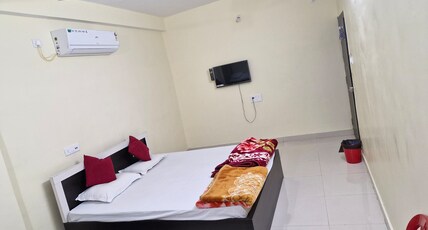 Hotel Lakshmi Inn Room Type - Deluxe Ac Room