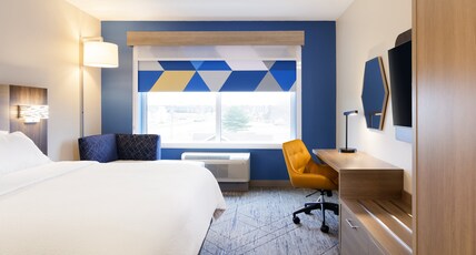 Holiday Inn Express Apex - Raleigh Room Type - 1 King Standard Mobility Accessible Tub Holiday Inn Express Apex - Raleigh Room Type - 1 King Standard Mobility Accessible Tub