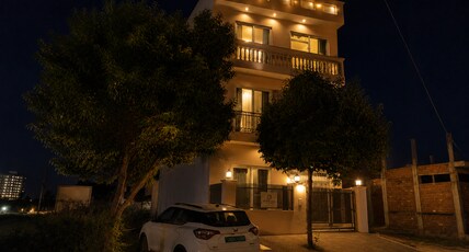 Casa Rosa | 1st Flr 2BHK | 2 mins from TATA Cancer Hospital Room Type - Casa Rosa | 1st Flr 2BHK | 2 mins from TATA Cancer Hospital